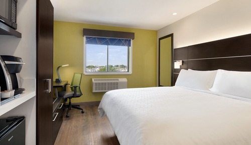Standard Room, 1 King Bed