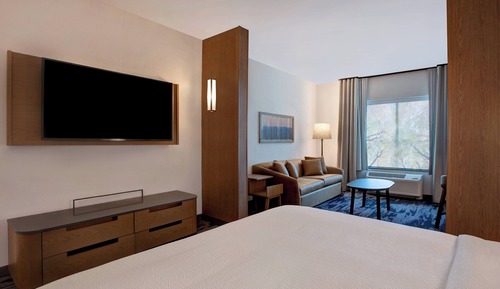Suite, 1 King Bed with Sofa bed, Non Smoking