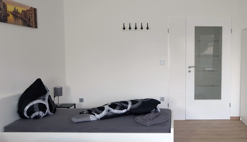 Basic Studio, 2 Twin Beds