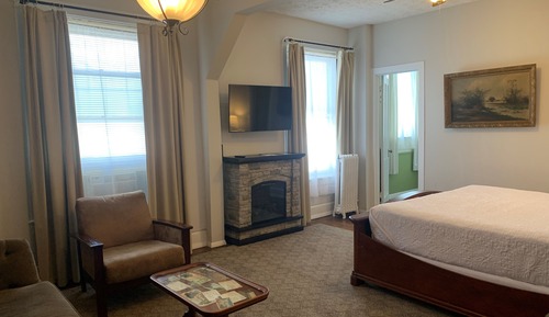 Deluxe Studio Suite, 1 King Bed, Non Smoking