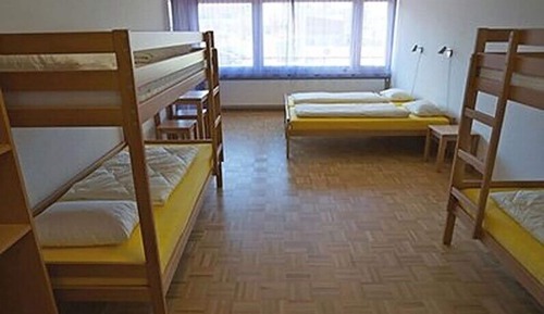 6 bed-room (5-6 pax)