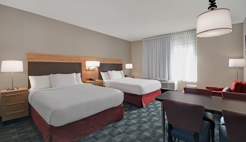 Studio, 2 Queen Beds (Mobility Accessible, Roll-In Shower)
