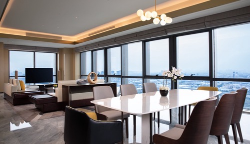 Presidential Suite, Club Lounge Access