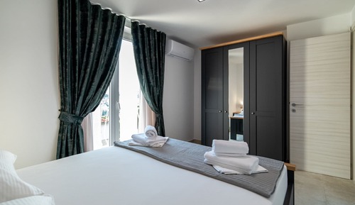 Apartment (Two Bedroom Apartment with Terrace an)