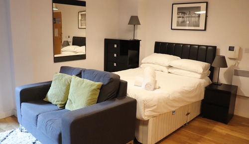 Studio Apartment with Balcony