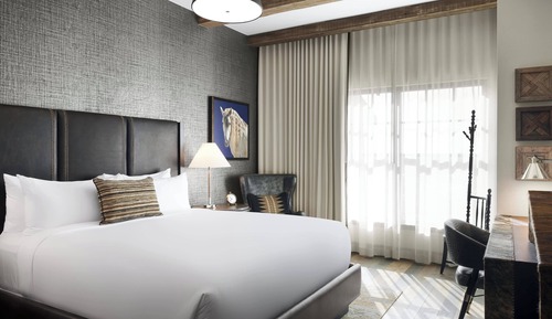 Deluxe Room, 1 King Bed, Non Smoking