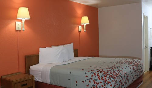 Deluxe Room, 1 King Bed