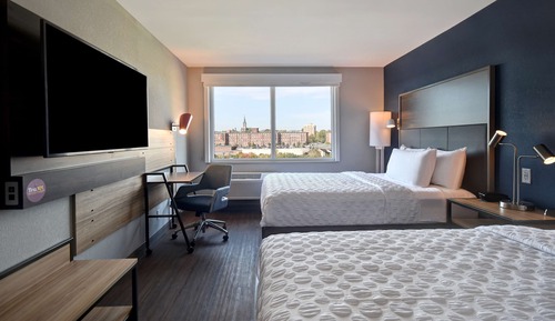 Room, 2 Queen Beds, Accessible, Bathtub