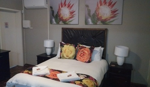 Deluxe Room (2)