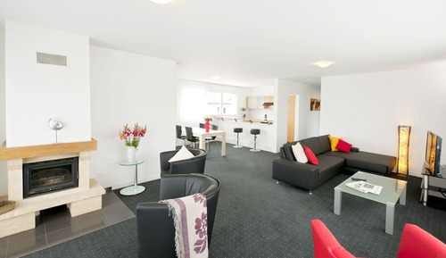 Apartment, 3 Bedrooms, Terrace, Lake View