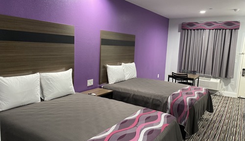 Deluxe Studio, 2 Queen Beds, Non Smoking