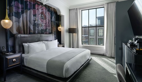 Room, 1 King Bed, Accessible, Bathtub (Mobility & Hearing)