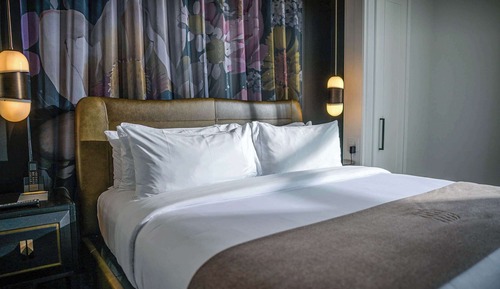 Suite, 1 King Bed (Colby)