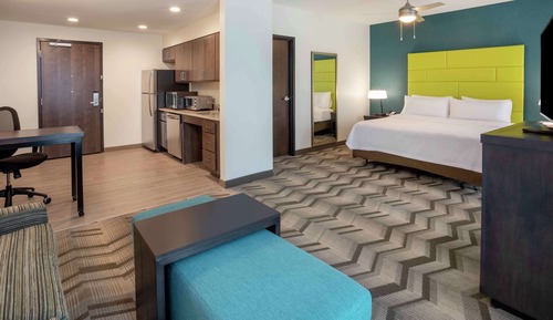 Studio, 1 King Bed, Accessible, Bathtub