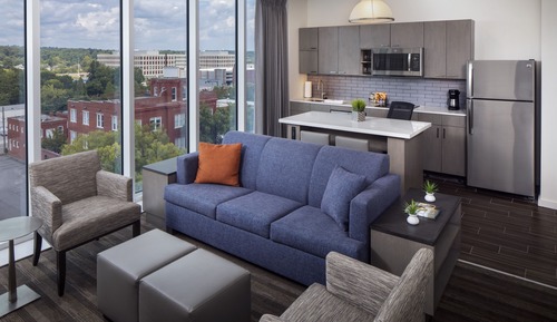 Suite, 2 Bedrooms, Accessible (1 King Bed, 2 Queen Beds)