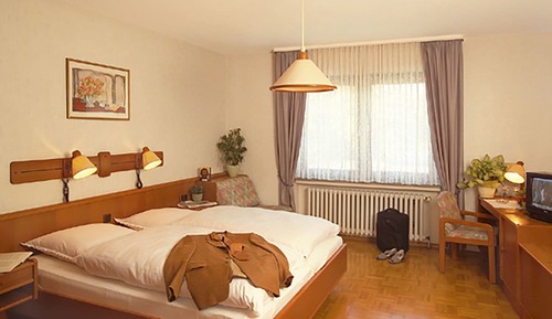 Basic Double or Twin Room, Non Smoking