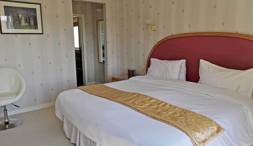 Double Room, 1 King Bed (Loch Roag Superior)