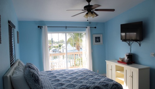 Double Room, Private Bathroom, Harbor View (Sand Dollar Room)