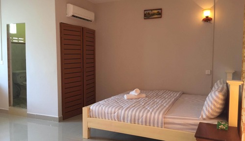 Basic Apartment, 1 King Bed, Non Smoking