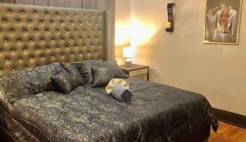 Viva Las Vegas (the Elvis Suite)