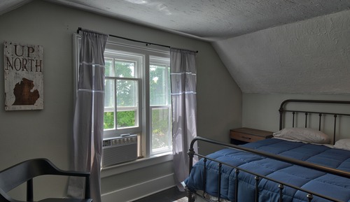 Standard Room, 1 Queen Bed