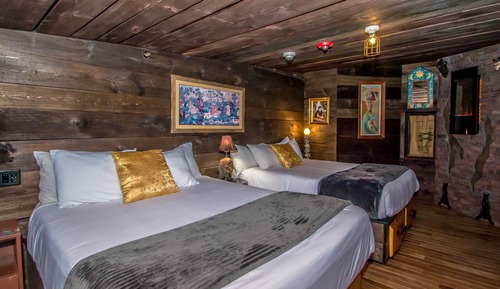 Elite Suite (Haunted Castle)