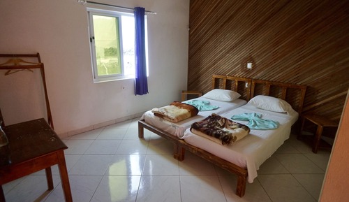 Triple Room, Multiple Beds, Non Smoking