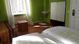 Double Room, 1 Queen Bed, Shared Bathroom