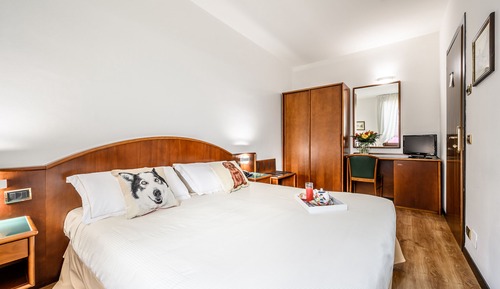 Economy Double Room, 1 Queen Bed