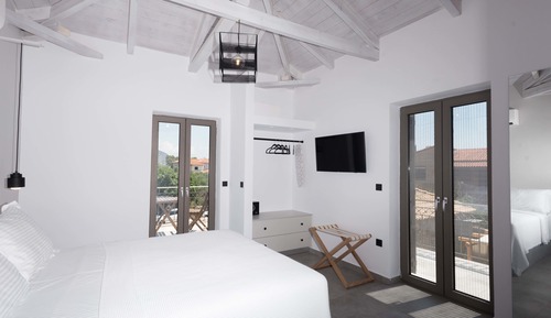 Comfort Duplex, 1 Queen Bed with Sofa bed, Non Smoking