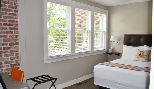 Classic Room, 1 Queen Bed, Private Bathroom, Ground Floor (Miami Room)