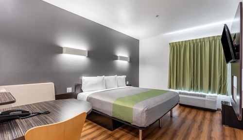 Standard Room, 1 King Bed, Accessible, Non Smoking