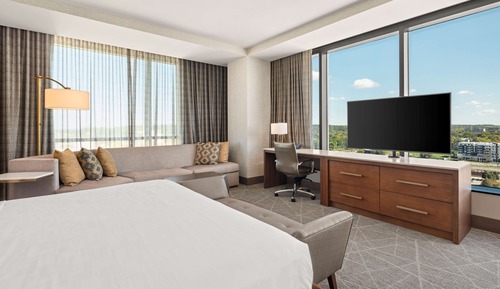 Room, 1 King Bed, Corner (Hearing)