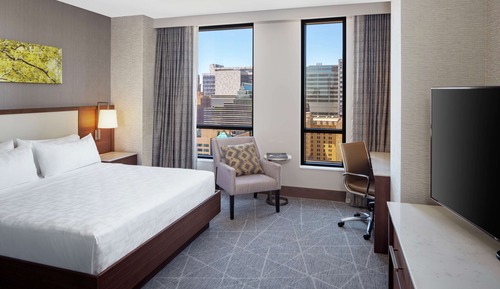 Suite, 1 King Bed, Accessible (Roll-In Shower, Concierge)
