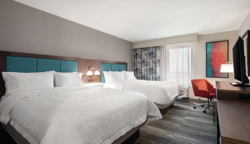 Room, 2 Queen Beds, Accessible, Bathtub (Mobility & Hearing)