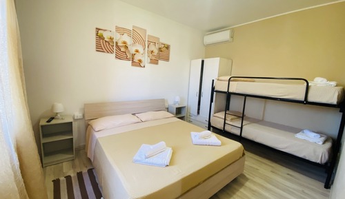 Classic Quadruple Room, Multiple Beds, Smoking