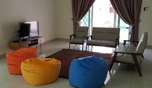 Comfort House, 5 Bedrooms, Hill View