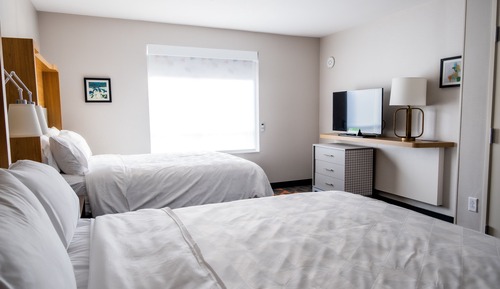 Standard Room, 2 Queen Beds, Accessible (Comms, Roll-In Shower)