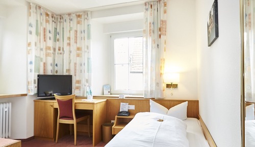 Single Room (Dorfschule)