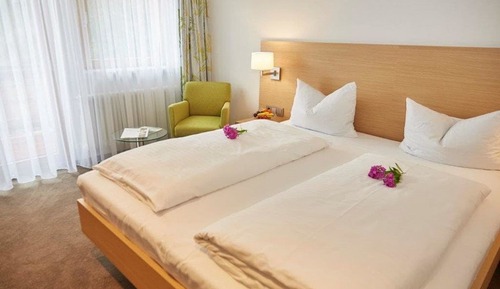 Double Room (Hirsch)