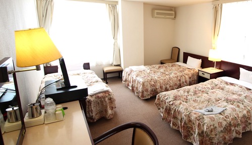 Triple Room, Smoking