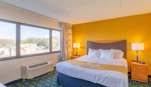 Suite, 1 King Bed, Non Smoking (One-Bedroom)
