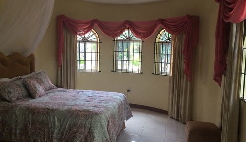 Classic Single Room, 1 Queen Bed