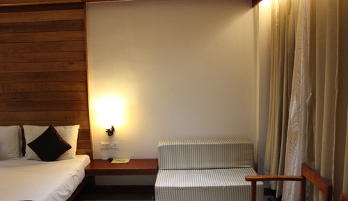 Executive Double Room, 1 King Bed, Balcony, Garden View