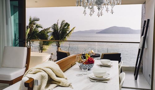 Superior Suite, Bathtub