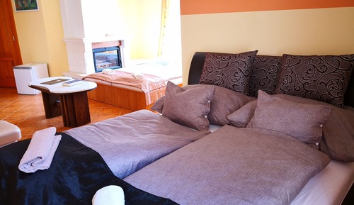 Suite, 1 King Bed with Sofa bed
