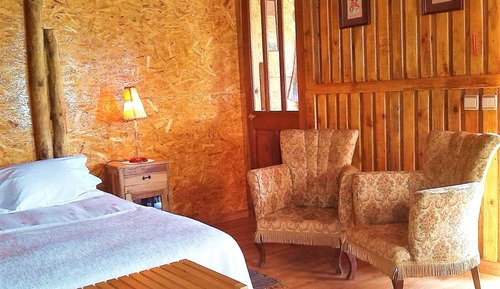 Honeymoon Cabin, Terrace, Mountainside