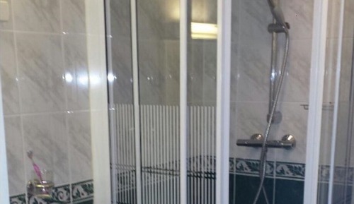Basic Single Room, Ensuite