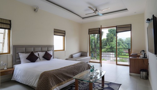 Lagoon Suite with Heated Pool