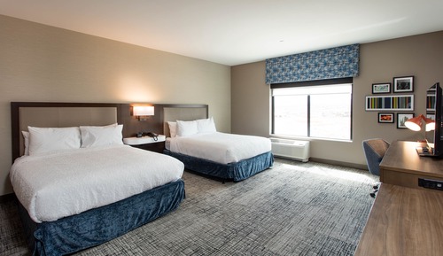 Room, 2 Queen Beds (Mobility & Hearing, Roll-in Shower)